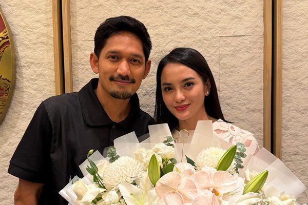 7 Potret Ulang Tahun Ke-42 Ririn Ekawati, Dapat Kalung Mewah