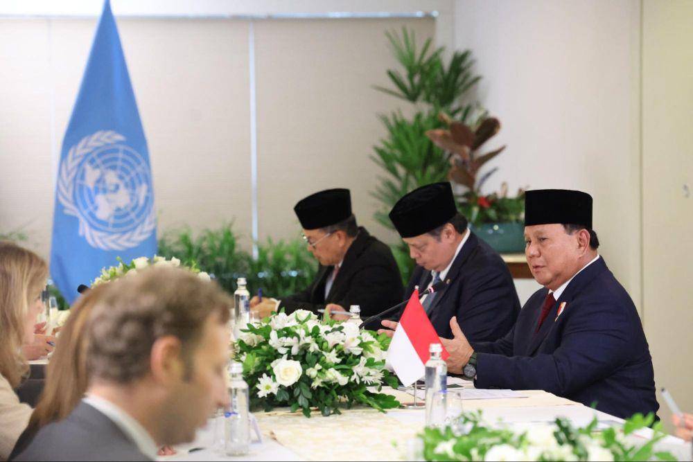 Presiden RI Prabowo Subianto melakukan pertemuan dengan Sekjen Perserikatan Bangsa-Bangsa (PBB) António Guterres di Rio de Janeiro, Brasil. (dok. Tim Komunikasi Prabowo)