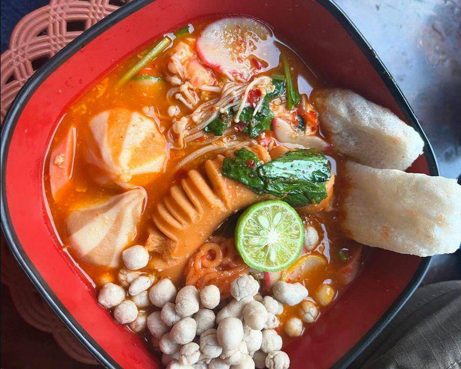 Seblak prasmanan. Instagram.com/bymamie99