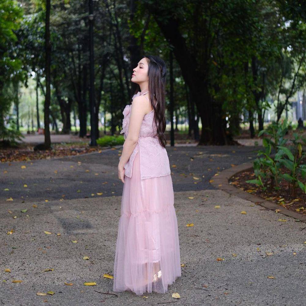 koleksi dress pesta ala Eca Aura (instagram.com/elsaajapasal)