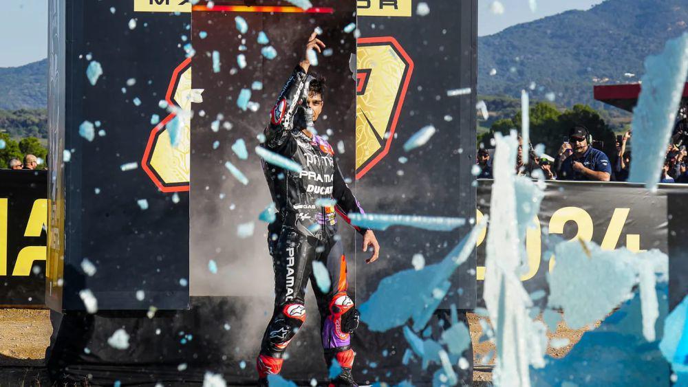 Juara MotoGP 2024, Jorge Martin Tak Kuat Tahan Tangis