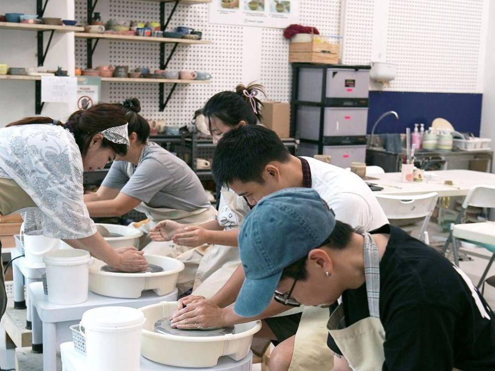 Pottery di Kina Art Studio (instagram.com/kina.art_studio)