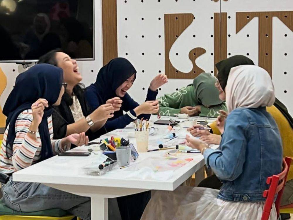 Clay Coaster Painting di LIT House (instagram.com/lithouse.jkt)