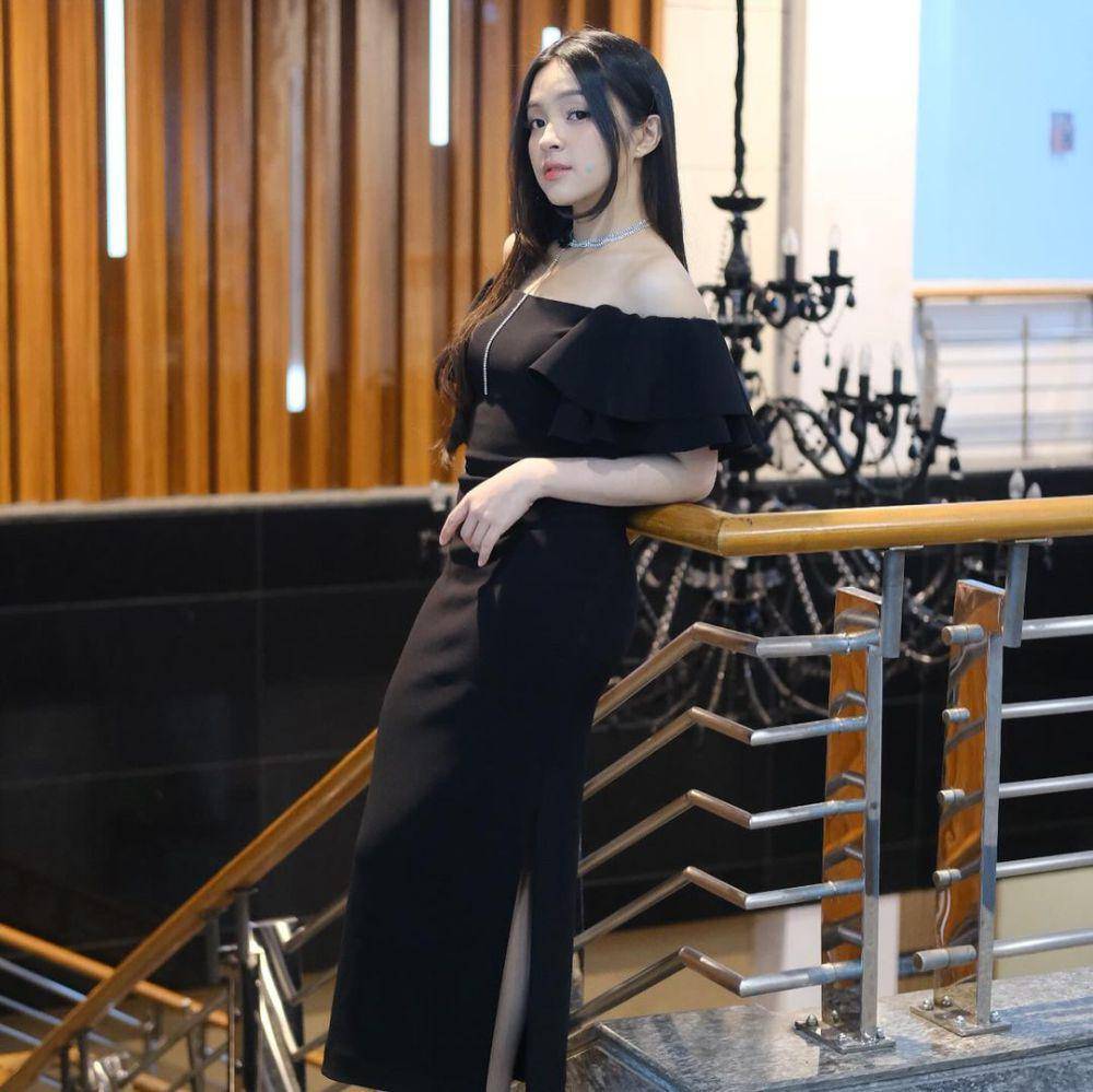 koleksi dress pesta ala Eca Aura (instagram.com/elsaajapasal)