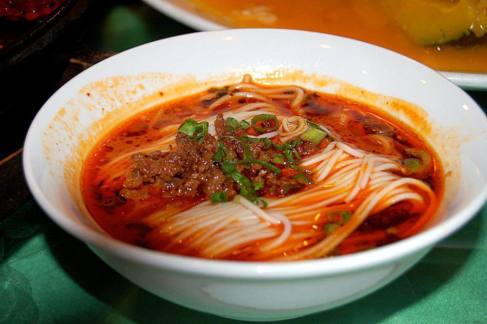 ilustrasi dan dan noodles (commons.wikimedia.org/Steven G. Johnson)