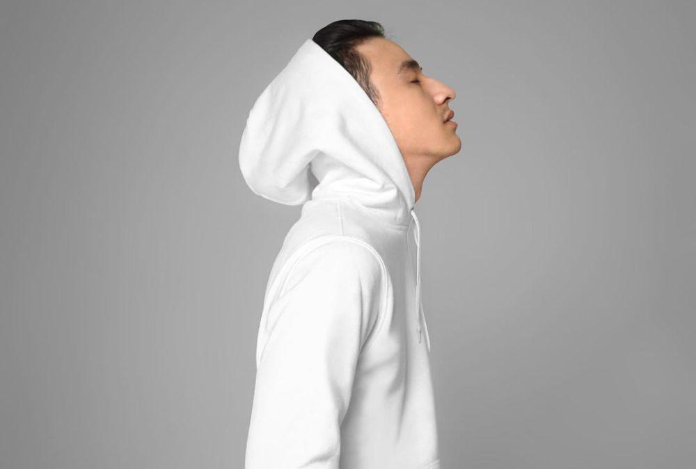 5 Rekomendasi Hoodie Brand Lokal Warna Putih, Tampil makin Kece