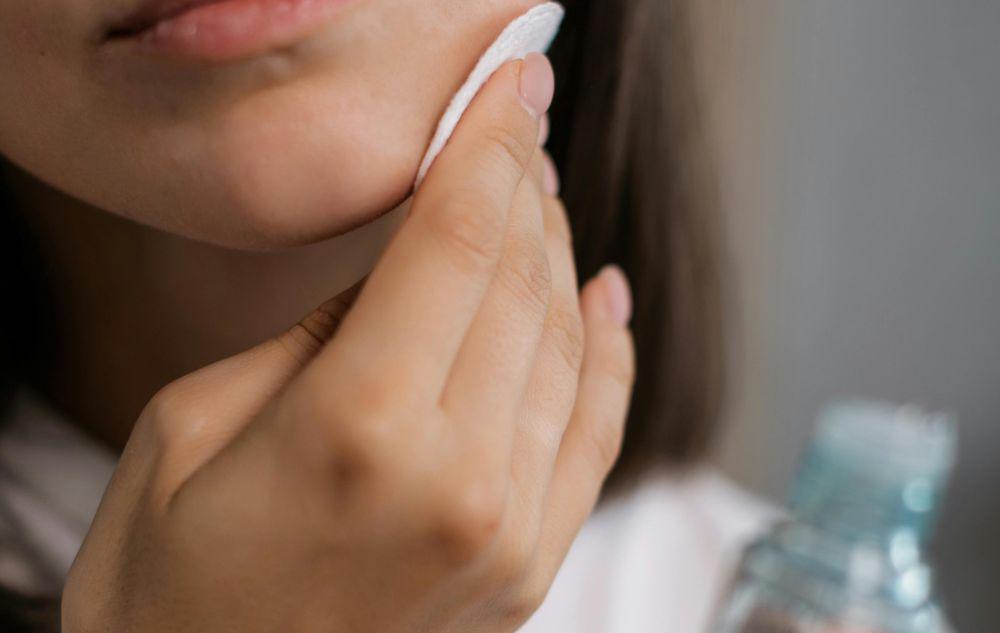 Perbedaan Toner dan Micellar Water, Mana yang lebih Bagus?
