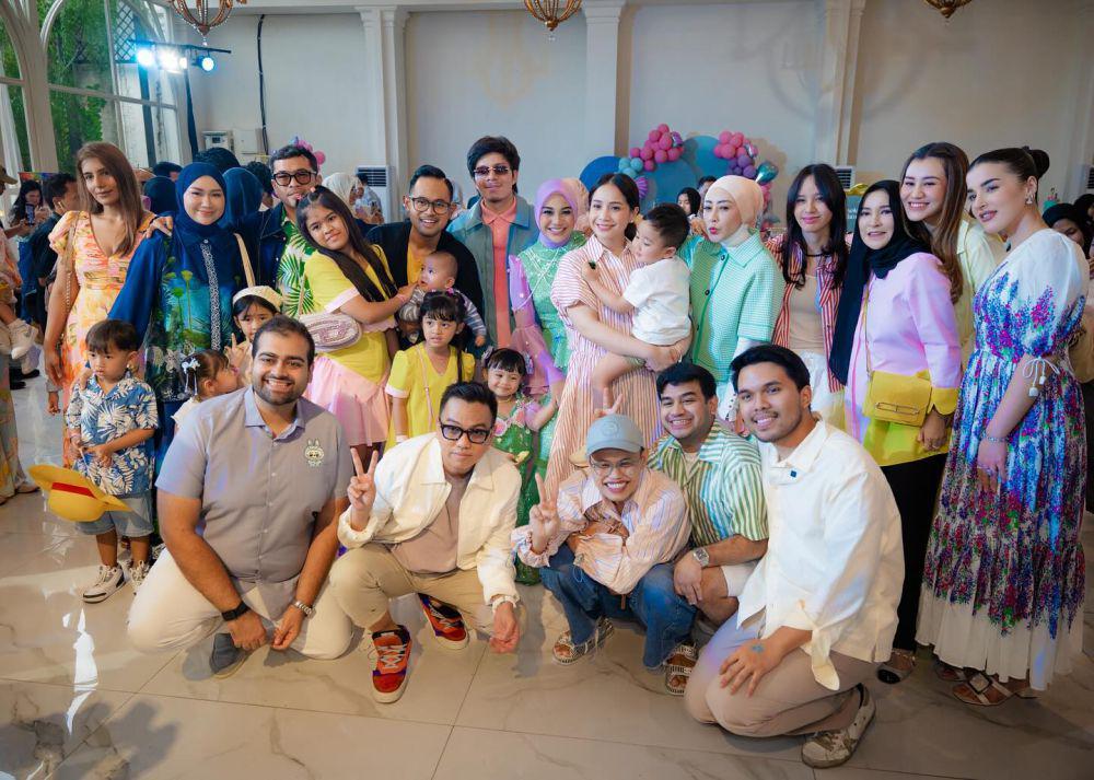 potret Raffi Ahmad dan keluarga di ulang tahun Azura (instagram.com/raffinagita1717)
