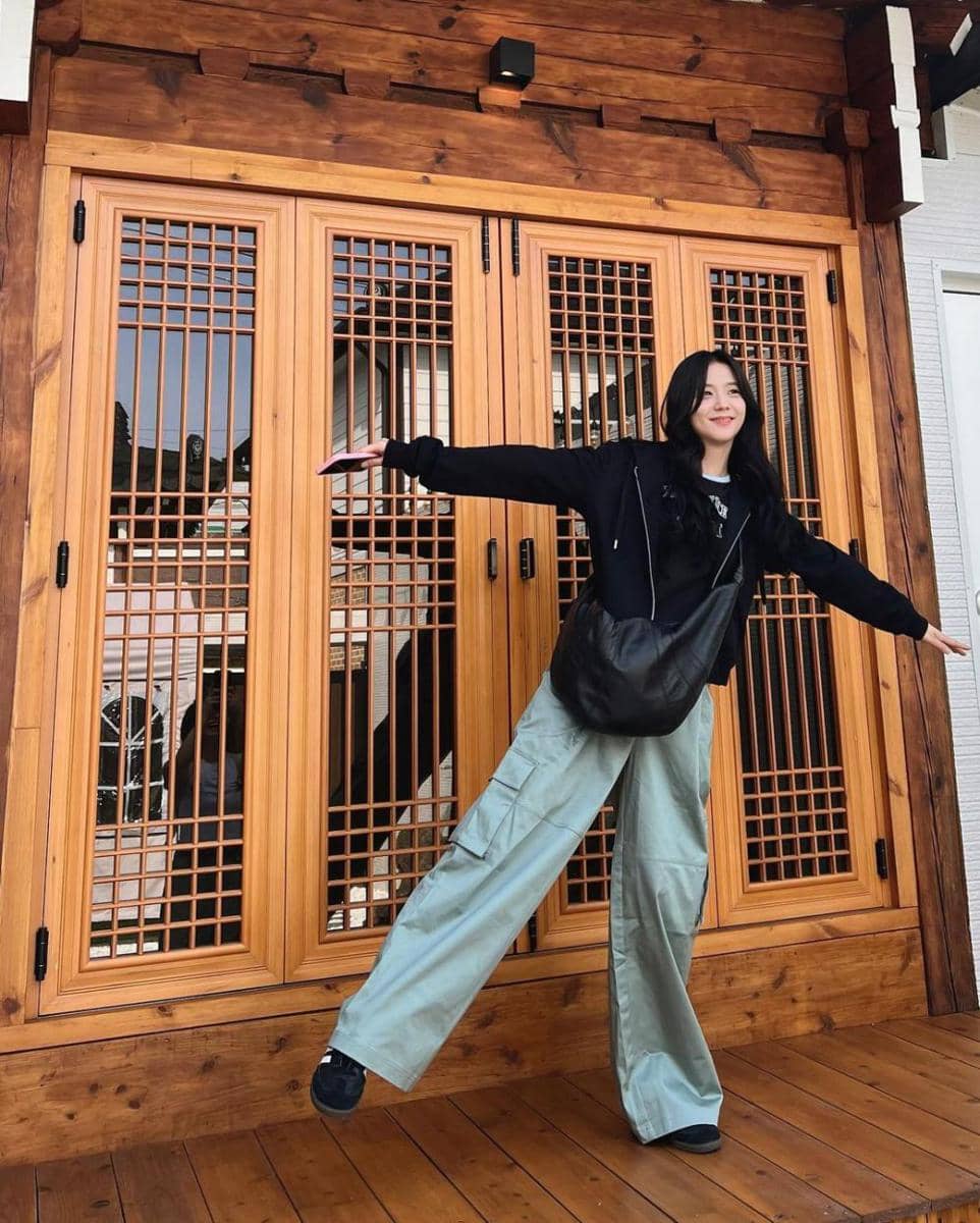 Jisoo Blackpink (instagram.com/sooyaaa__)
