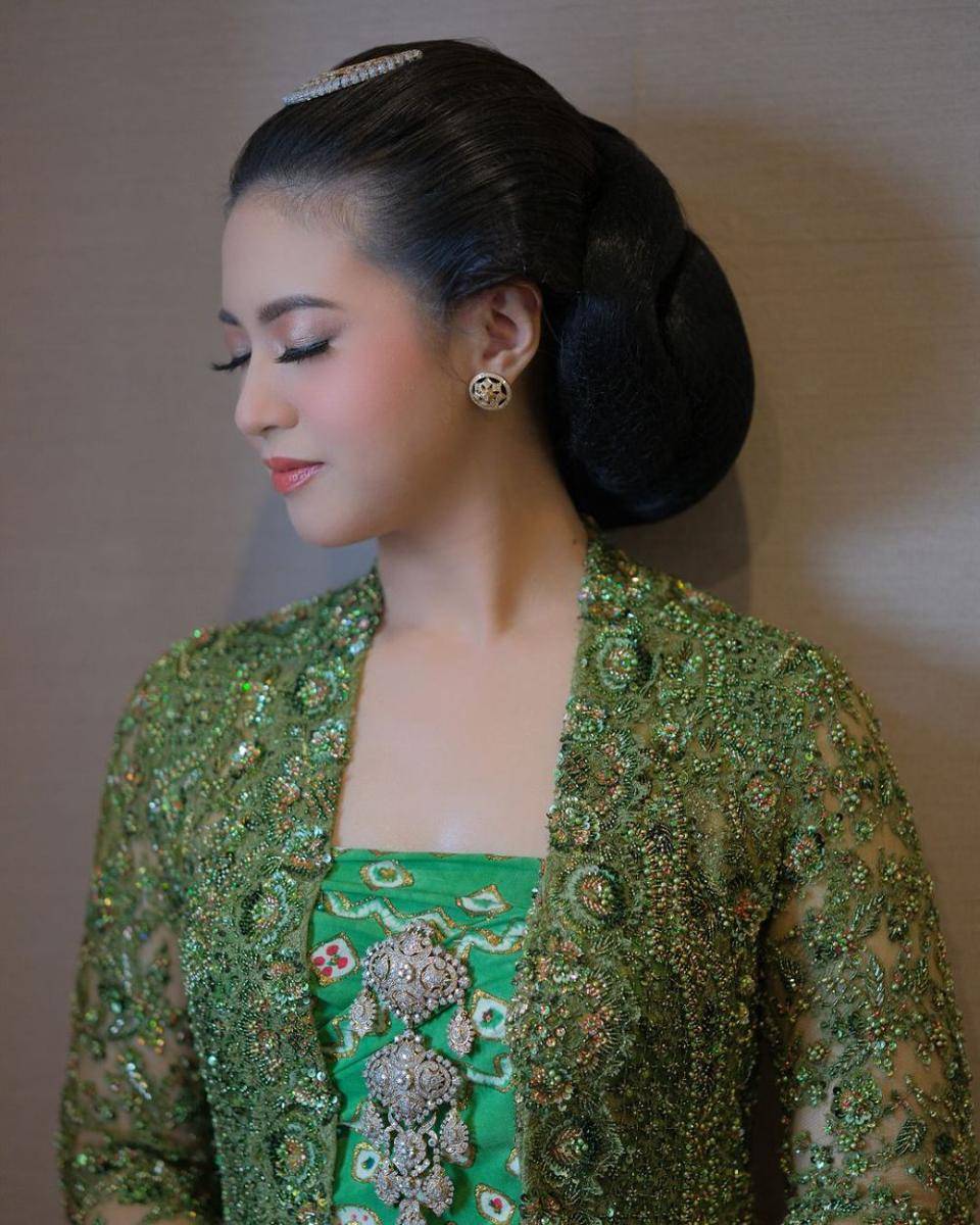 Siraman dan midodareni Angela Perkasa, putri Andika Perkasa. (instagram.com/erniaredberry)