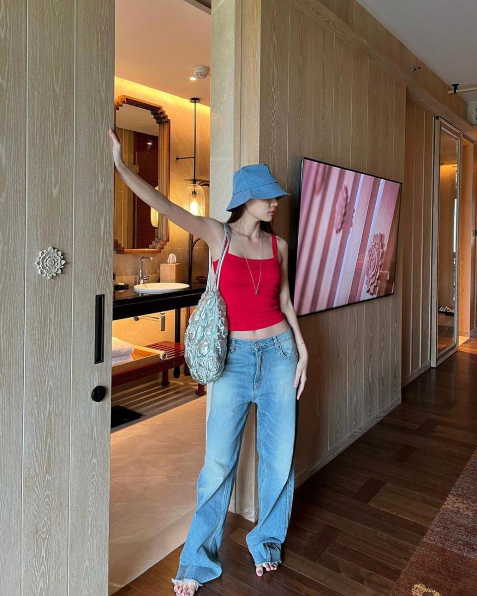 Kapook Ploynira (instagram.com/kapookphat)