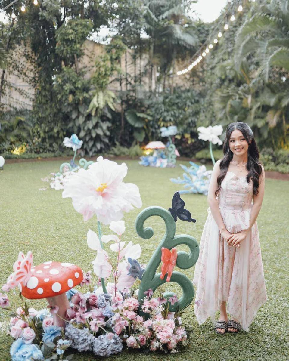 koleksi dress pesta ala Eca Aura (instagram.com/elsaajapasal)