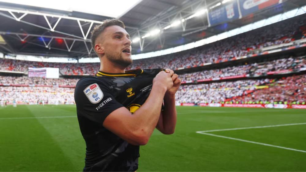 Taylor Harwood-Bellis (southamptonfc.com)