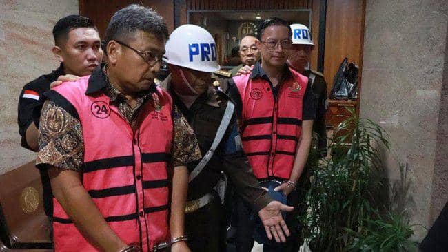 FOTO: Tampang Tom Lembong Usai Jadi Tersangka Korupsi Impor Gula