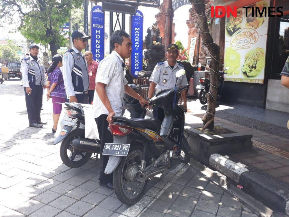 Bina Marga Jaksel Bangun 7.892 Meter Trotoar-Pelengkap Jalan di 2024