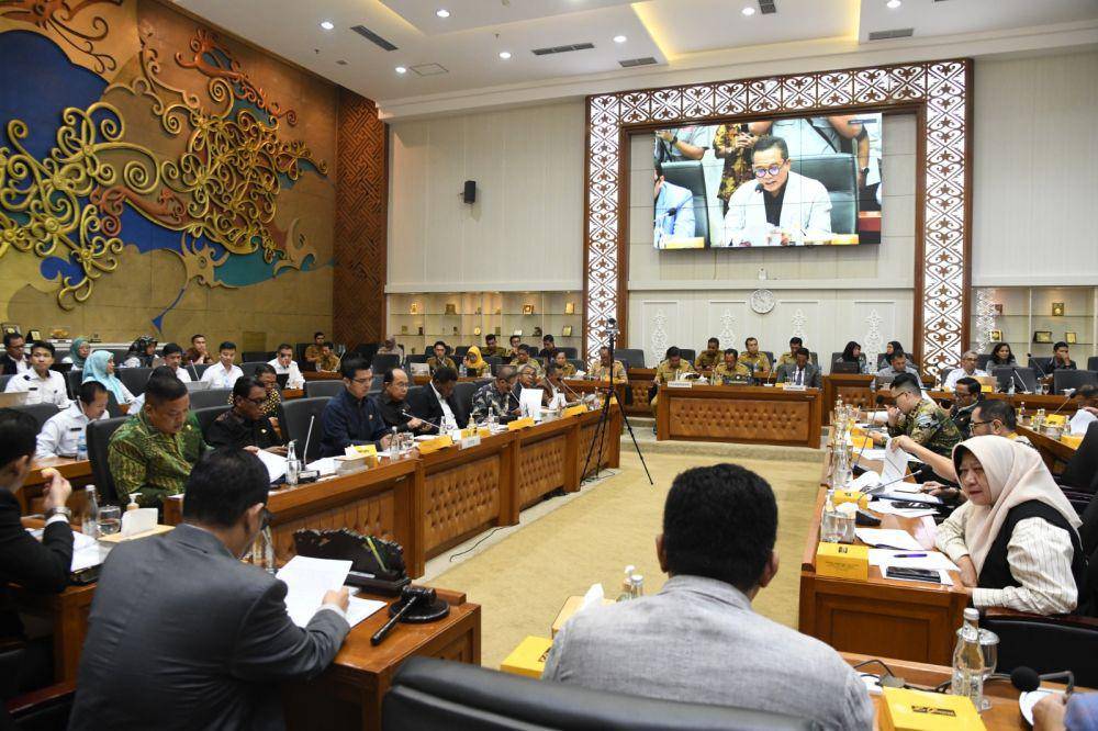 Rapat Baleg DPR dengan Pemerintah (dok. Humas Kementerian Hukum)