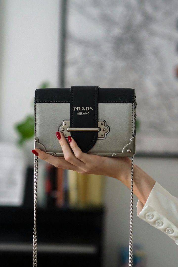 ilustrasi shoulder bag (pexels.com/Laura Chouette)