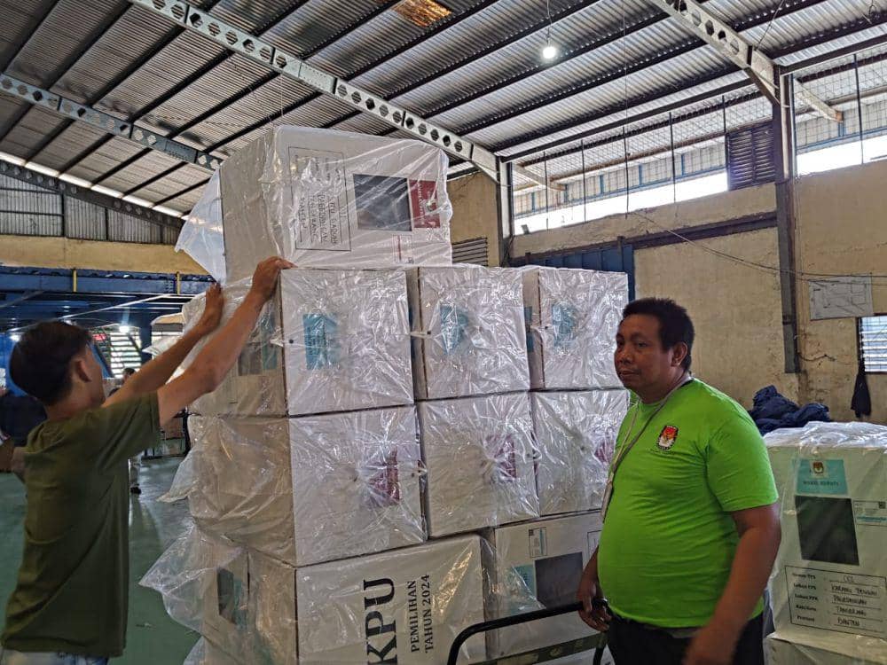 Logistik Pilkada di Kabupaten Tangerang Mulai Distribusikan