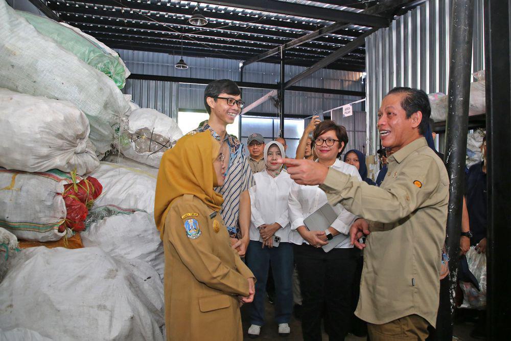 Kementerian LH akan Adopsi Sistem Pengolahan Sampah di Surabaya