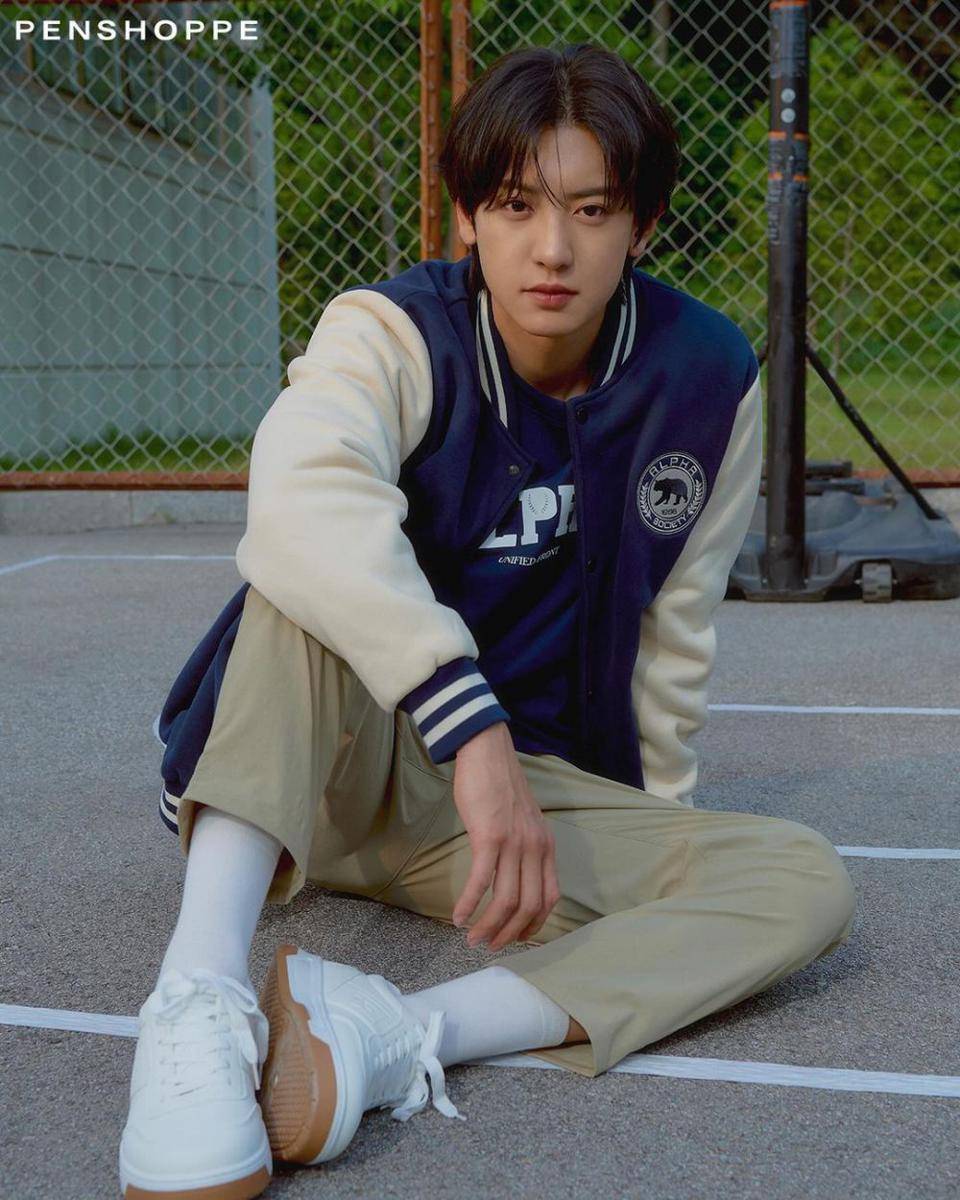 OOTD kekinian ala Chanyeol EXO (instagram.com/real__pcy)