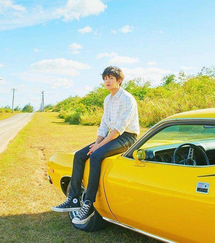 gaya daily outfit ala Chanyeol EXO (instagram.com/real__pcy)