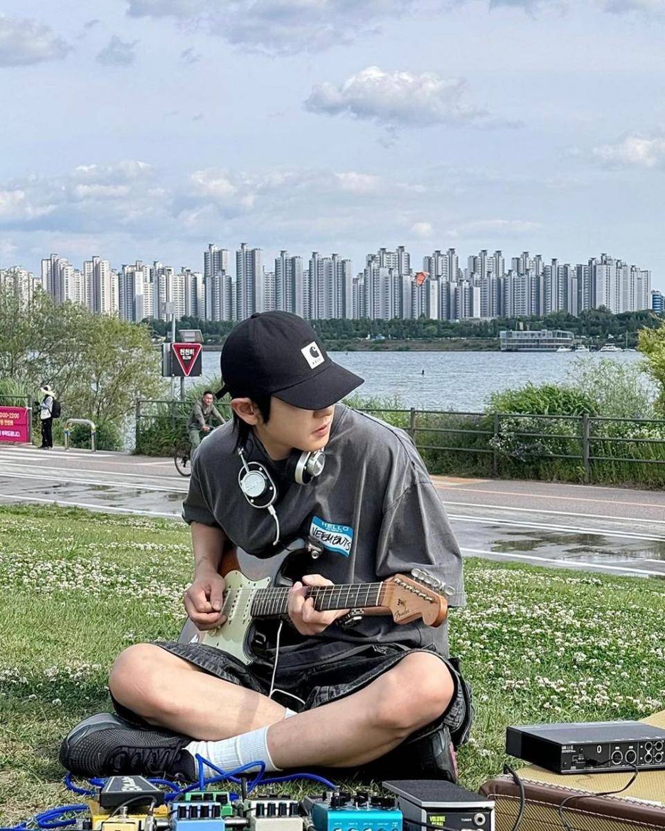referensi street style ala Chanyeol EXO (instagram.com/real__pcy)