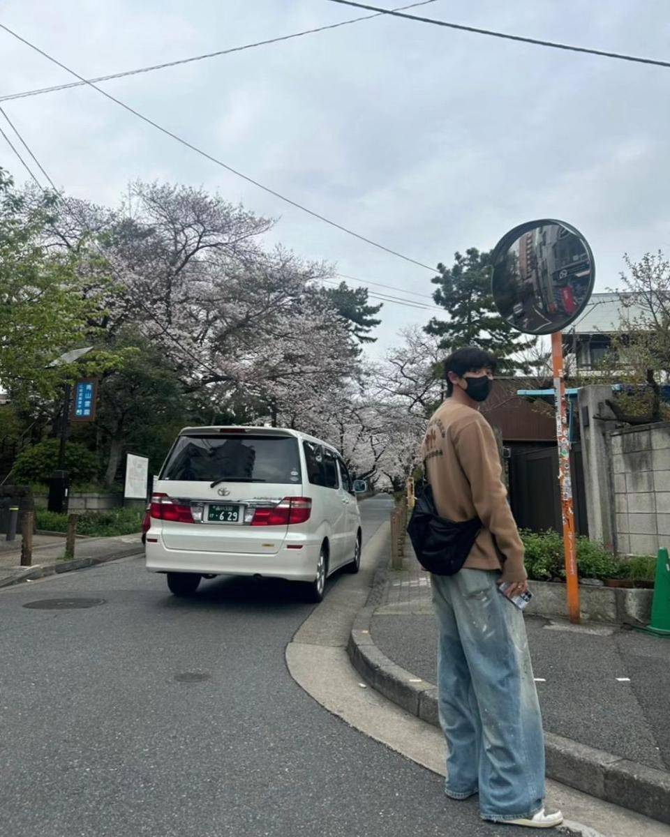 referensi street style ala Chanyeol EXO (instagram.com/real__pcy)