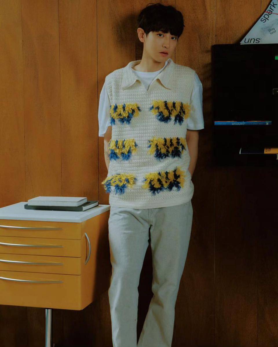 gaya daily outfit ala Chanyeol EXO (instagram.com/real__pcy)