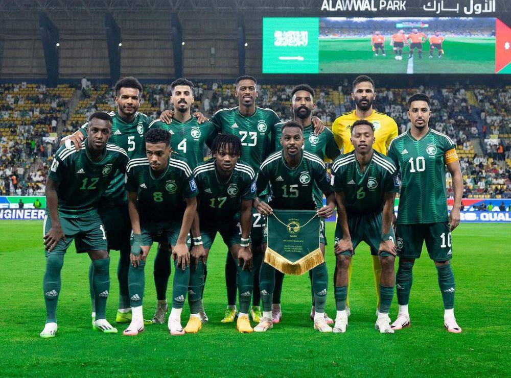 Para pemain Timnas Arab Saudi berfoto sebelum memulai pertandingan. (instagram.com/mrmancini10)