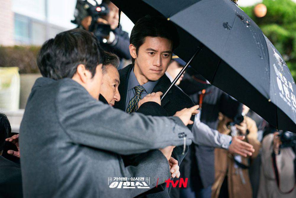 cuplikan drama Korea Parole Examiner Lee (instagram.com/tvn_drama)