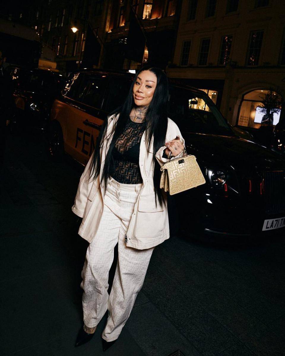 look selebriti dalam perayaan FENDI Winter Holiday Collection (instagram.com/fendi)