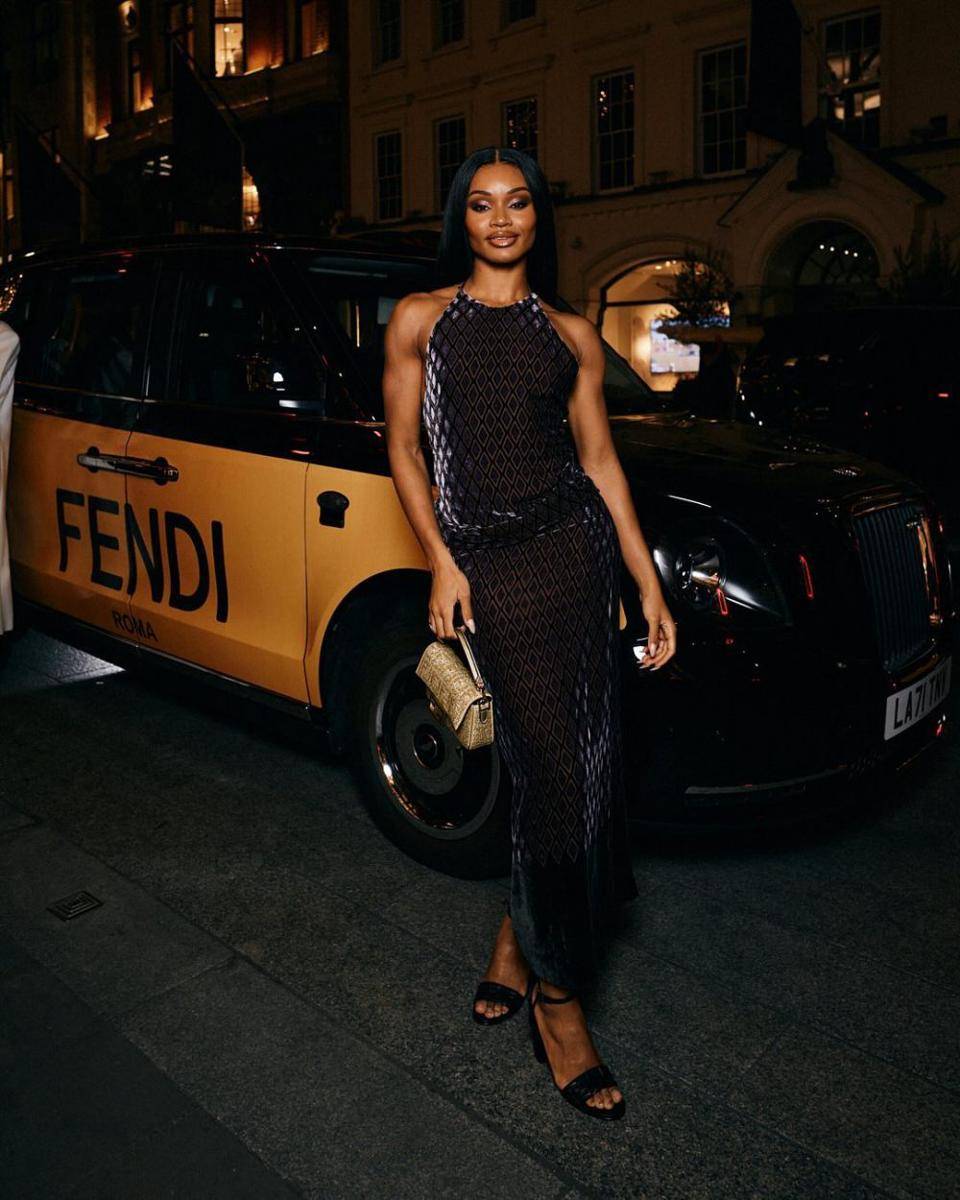 look selebriti dalam perayaan FENDI Winter Holiday Collection (instagram.com/fendi)