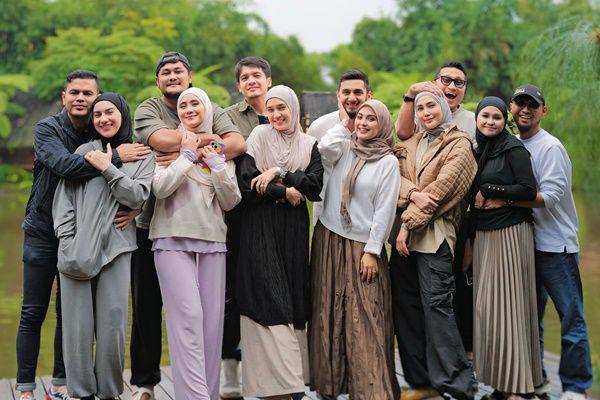 7 Potret Liburan Geng Safarina, Ada Irish Bella hingga Fenita Arie