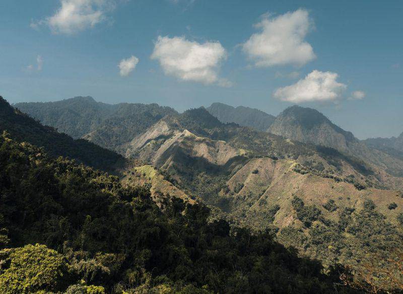gambar pemandangan di puncak Gunung Lorokan (instagram.com/lushanef)