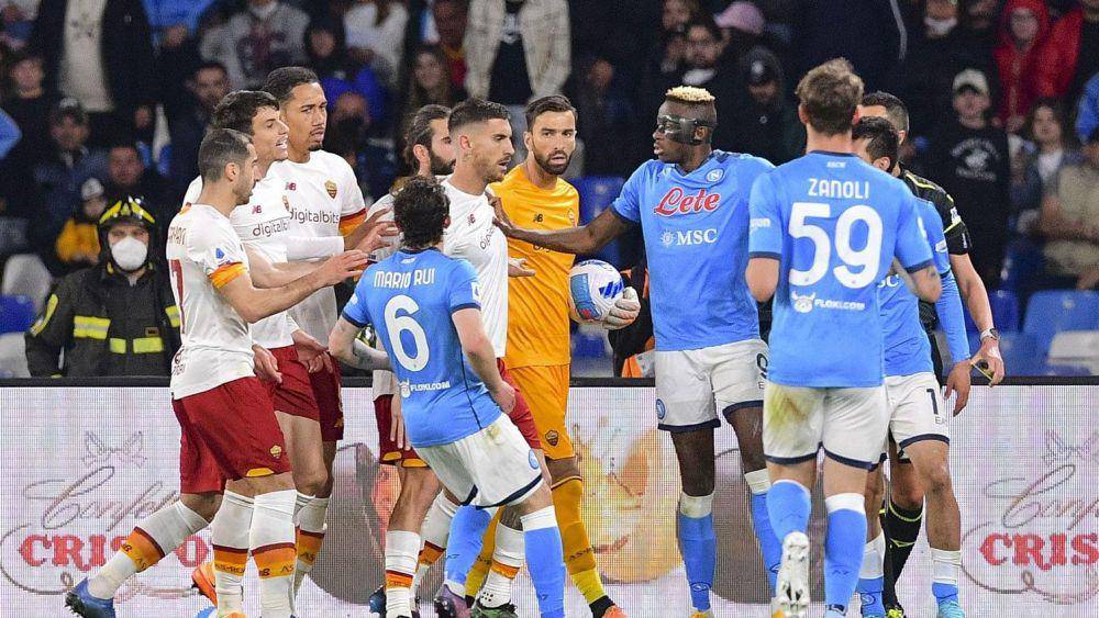 Napoli menjamu AS Roma di Serie A 2021/2022. (asroma.com)
