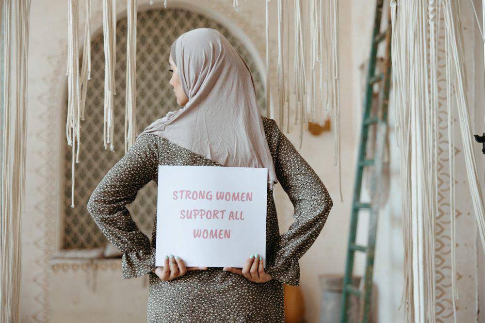 ilustrasi seorang perempuan (pexels.com/Anastasia Shuraeva)