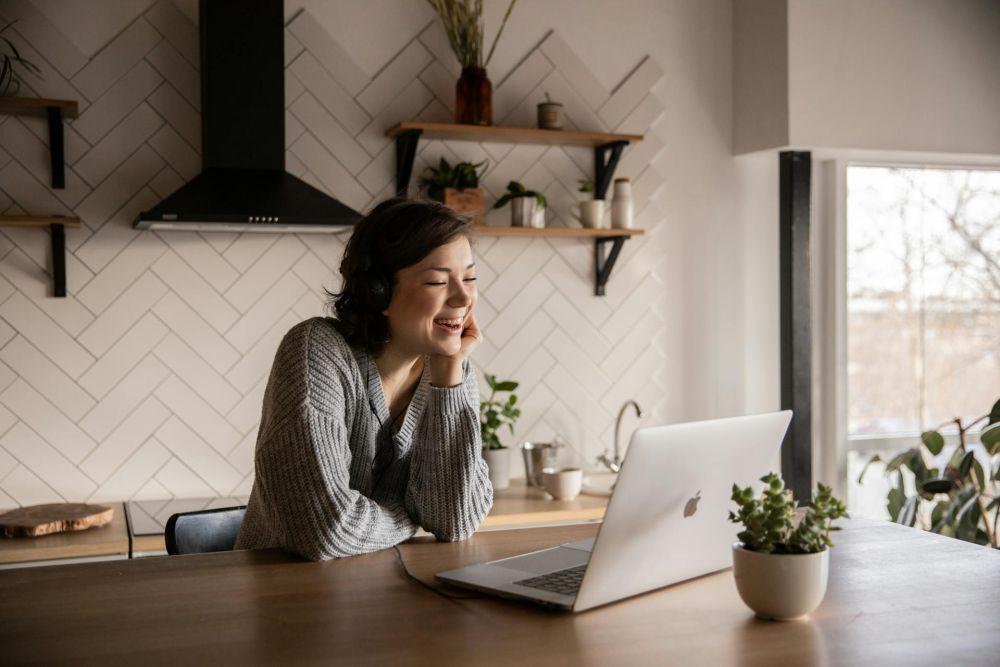 5 Kebiasaan Positif yang Bisa Mempererat Hubungan Jarak Jauh