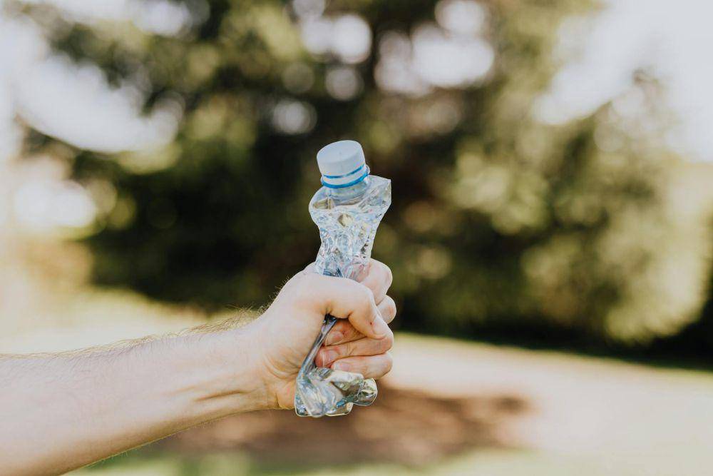 ilustrasi botol kosong (pexels.com/Kaboompics.com)