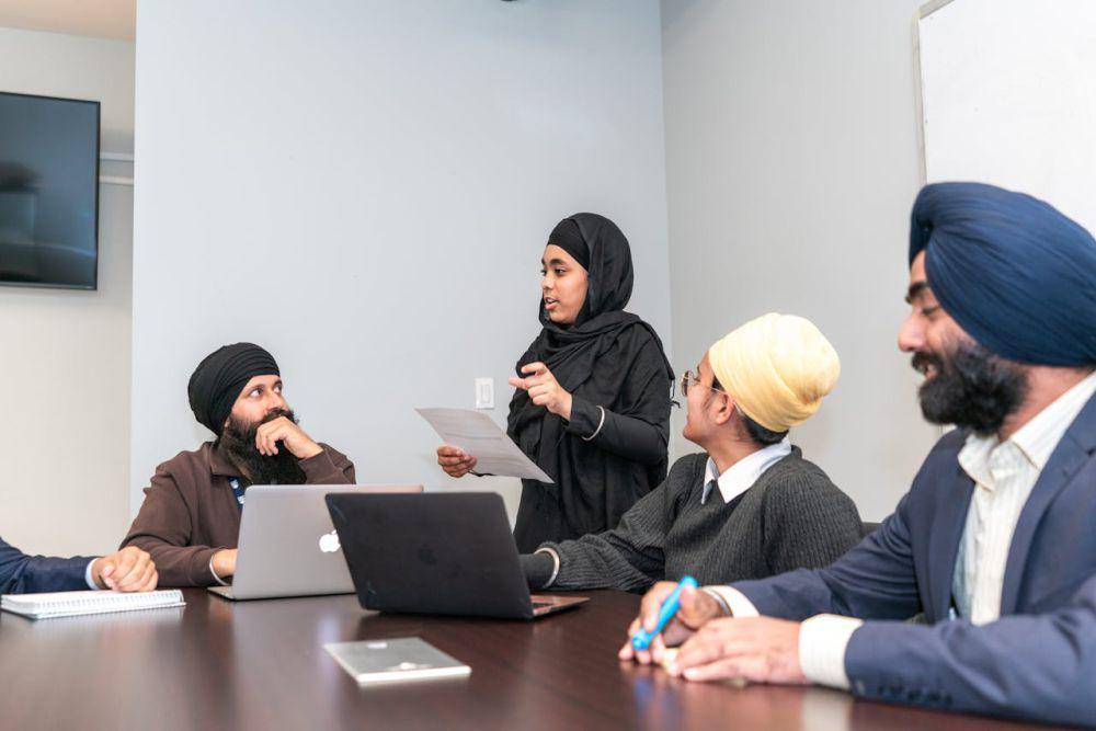 ilustrasi rapat (pexels.com/World Sikh Organization of Canada)