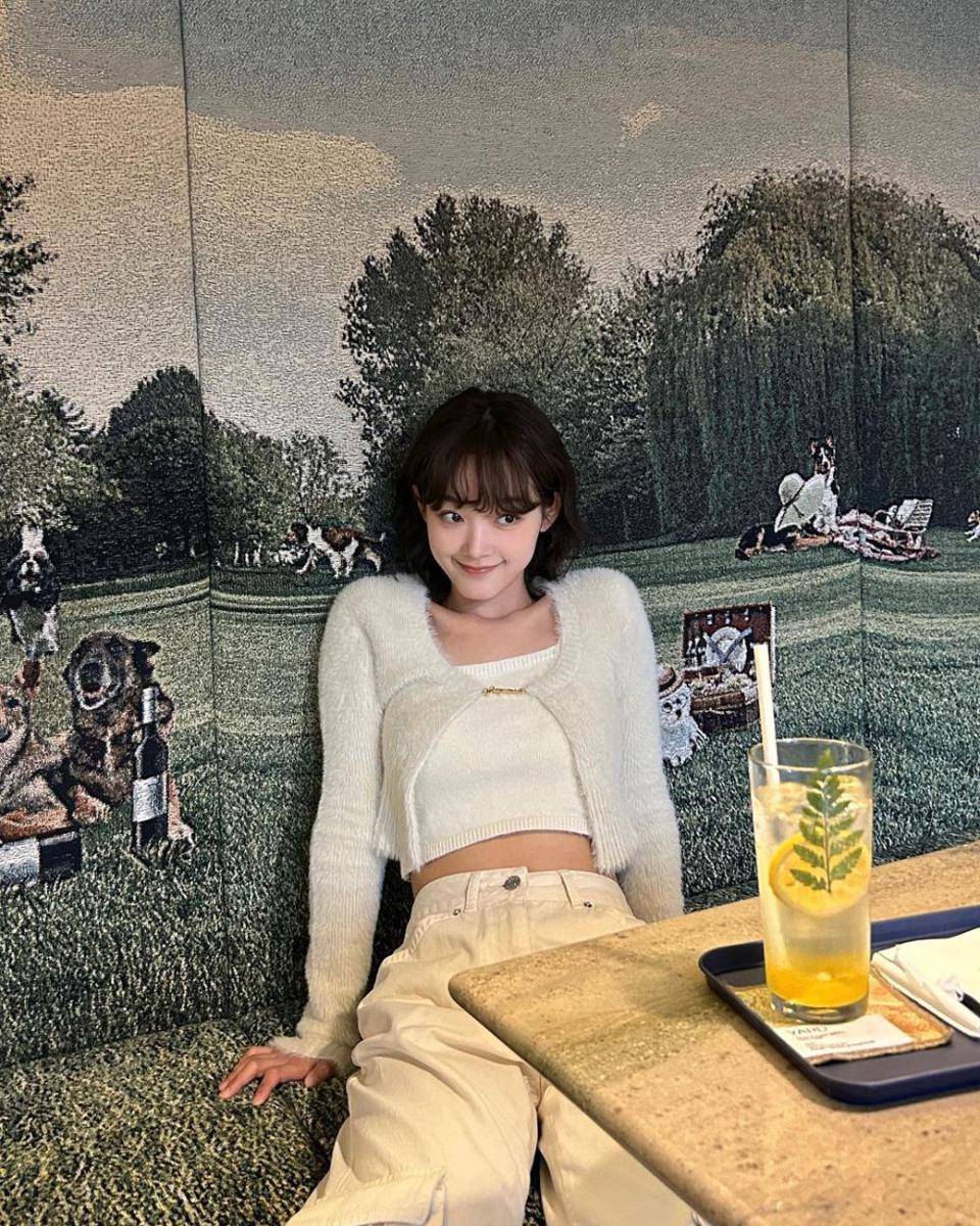 Lee Yoo Mi (instagram.com/leeyoum262)