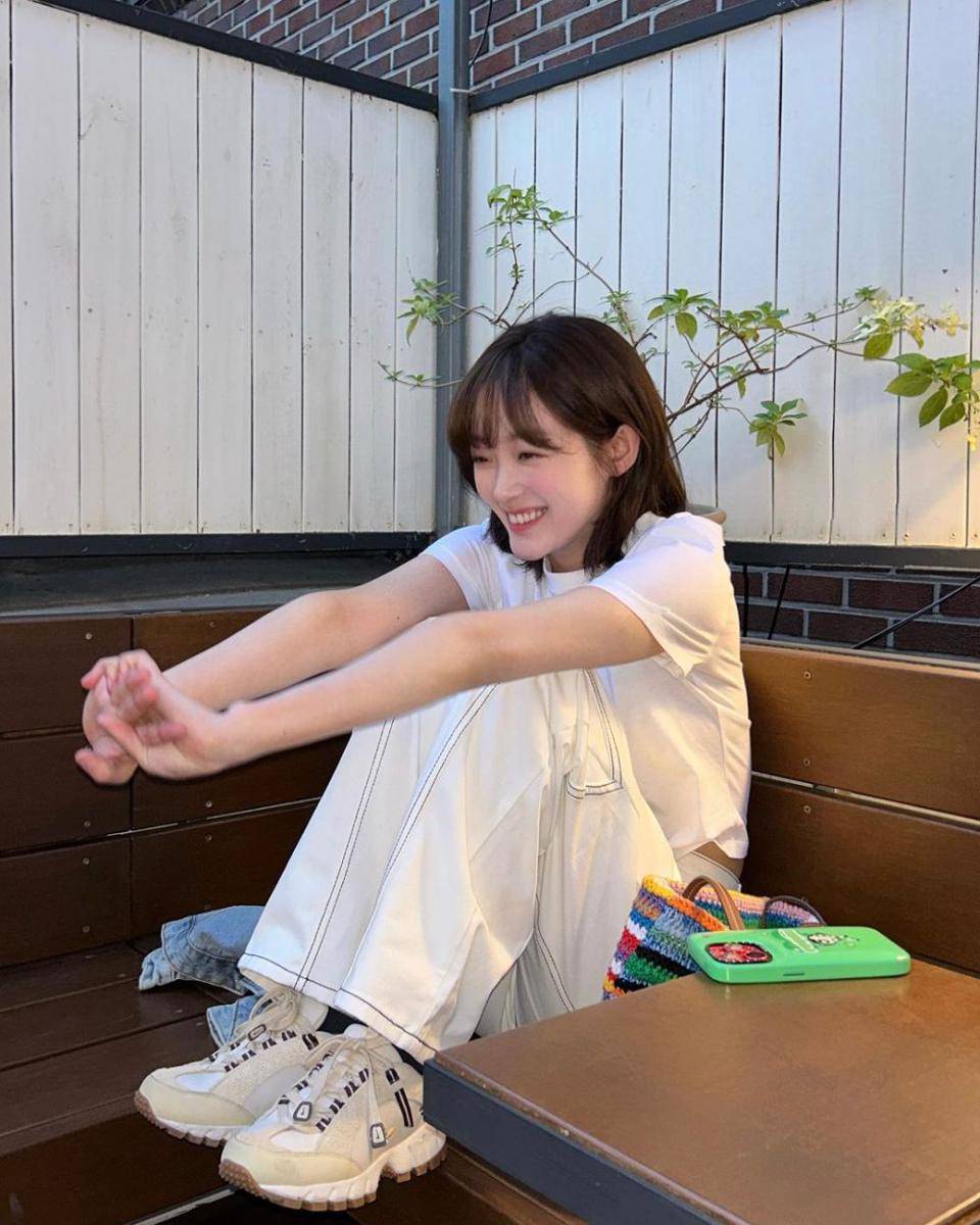 Lee Yoo Mi (instagram.com/leeyoum262)