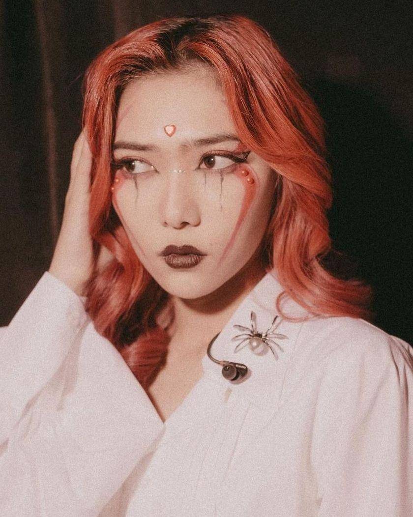 Isyana Sarasvati (instagram.com/isyanasarasvati)