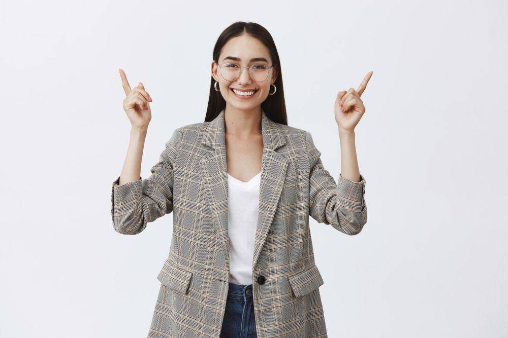 Ilustrasi seorang entrepreneur muda (Freepik / cookie_studio)