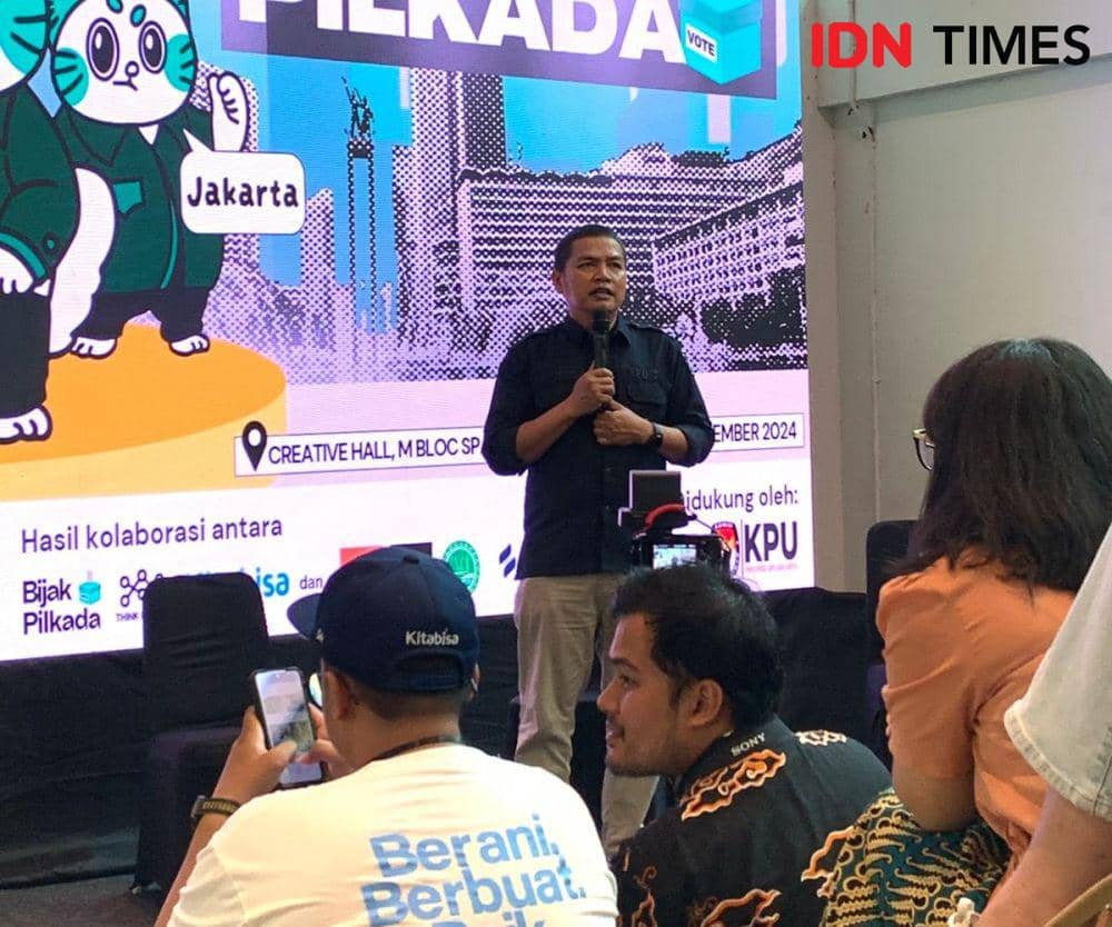 Ketua KPU DKI Jakarta, Wahyu Dinata, beri sambutan dalam Festival Pilkada Jakarta, pada Minggu (17/11) di M Bloc. IDN Times/Veronica Theresia Taruh Barguna