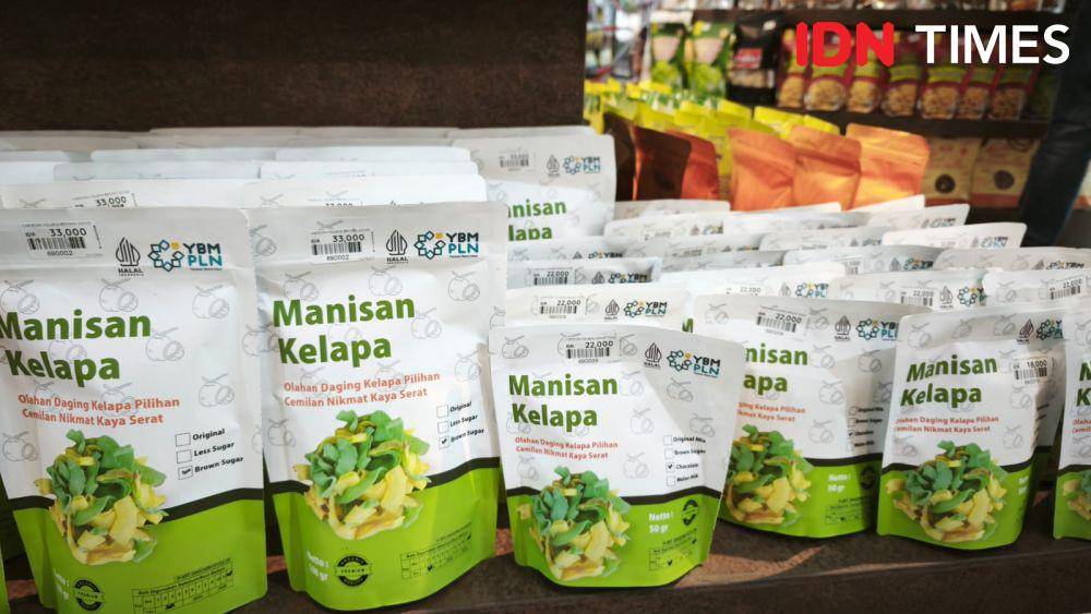 Potret manisan kelapa (IDN Times/Dhiya Awlia Azzahra)