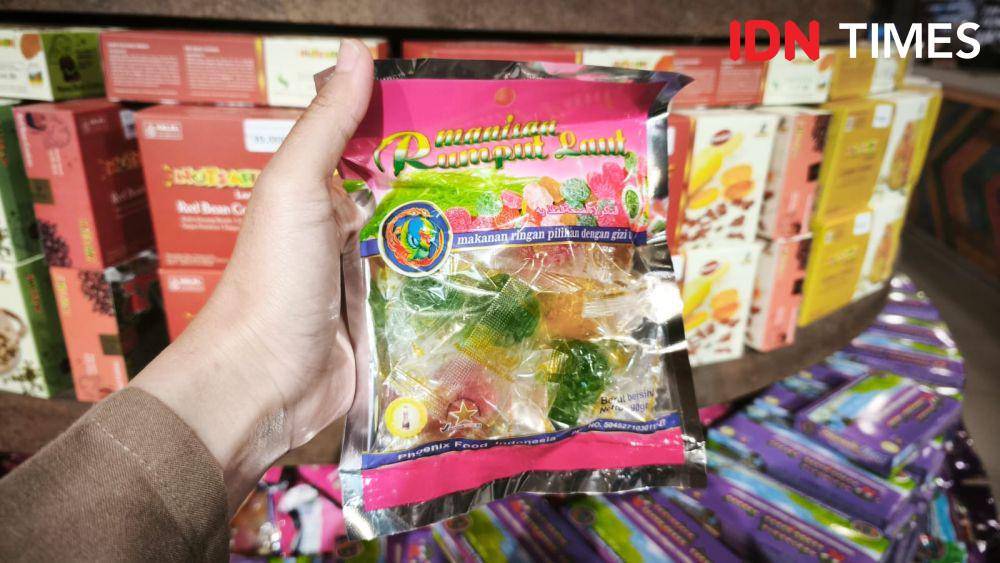 Potret manisan rumput laut (IDN Times/Dhiya Awlia Azzahra)