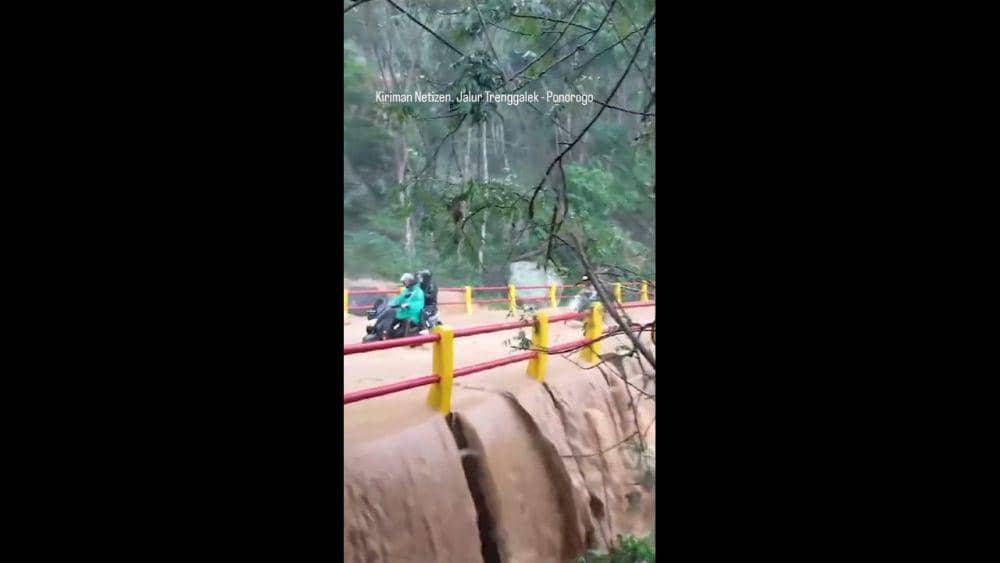Hujan Deras, Sungai Temon di Trenggalek Meluap
