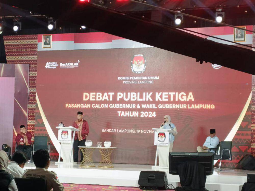 Debat Publik Ketiga Pilgub Lampung di Novotel, Selasa (19/11/2024) malam. (IDN Times/Muhaimin Abdullah).