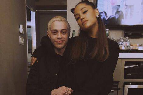 Pete Davidson dan Ariana Grande (x.com/enews)