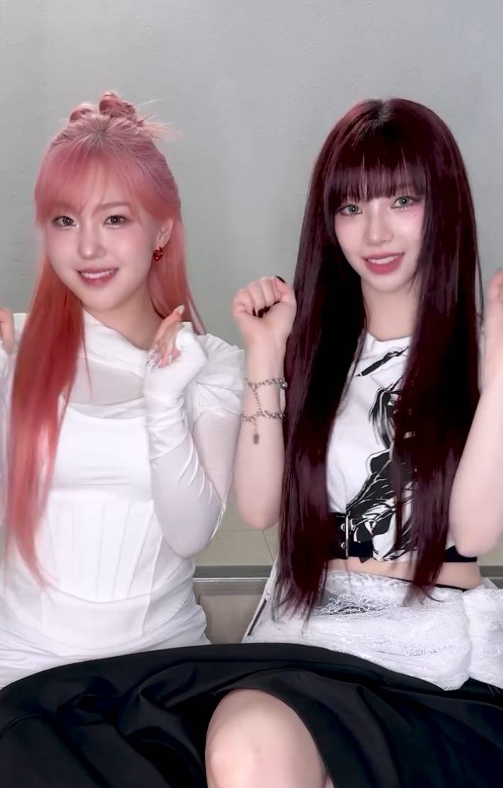 Karina aespa dan Chaehyun Kep1er (instagram.com/official.kep1er)